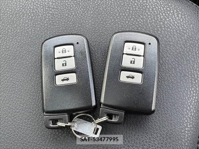 Toyota CROWN SEDAN 2016-08 8411777-6