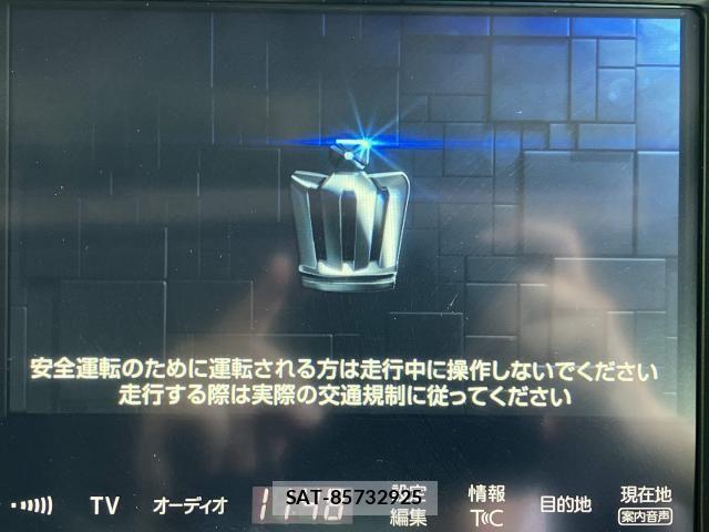 Toyota CROWN SEDAN 2018-02 8411773-10
