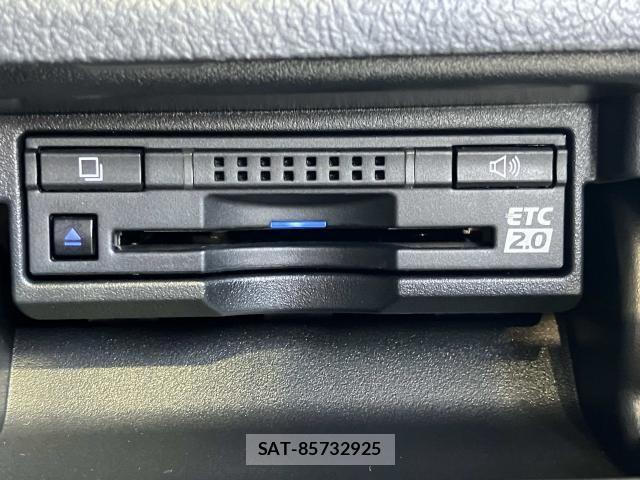 Toyota CROWN SEDAN 2018-02 8411773-17