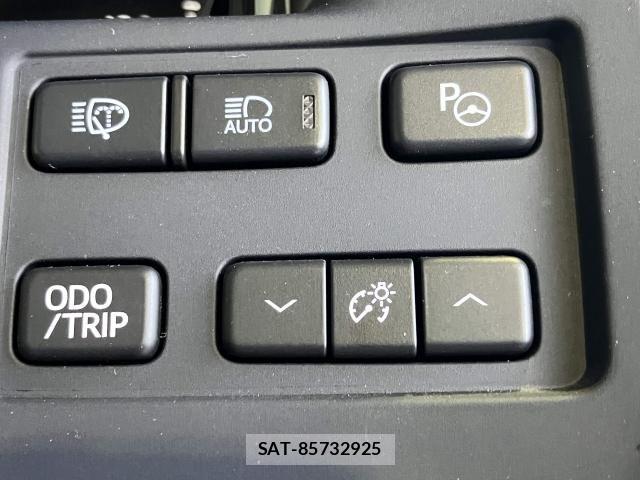 Toyota CROWN SEDAN 2018-02 8411773-18