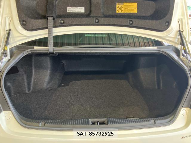 Toyota CROWN SEDAN 2018-02 8411773-21