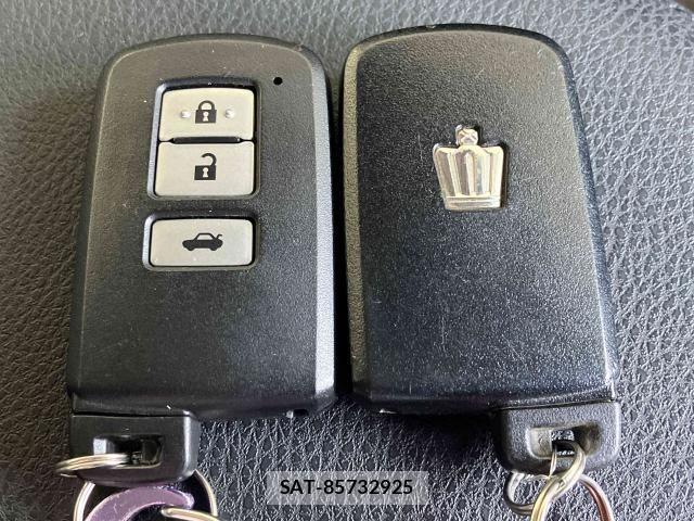 Toyota CROWN SEDAN 2018-02 8411773-24