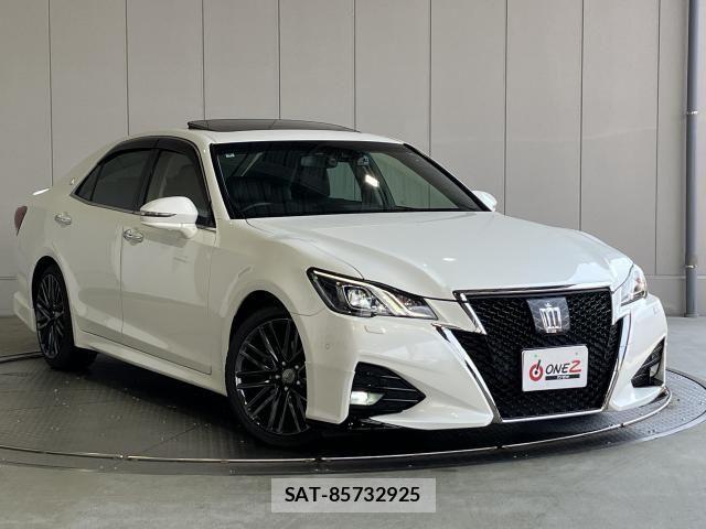 Toyota CROWN SEDAN 2018-02 8411773-25