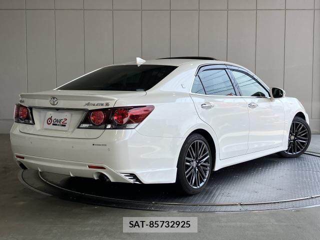 Toyota CROWN SEDAN 2018-02 8411773-28