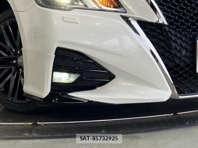 Toyota CROWN SEDAN 2018-02 8411773-5