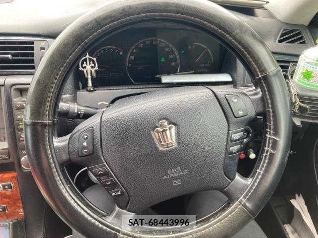 Toyota CROWN SEDAN 2005-09 8411790-10