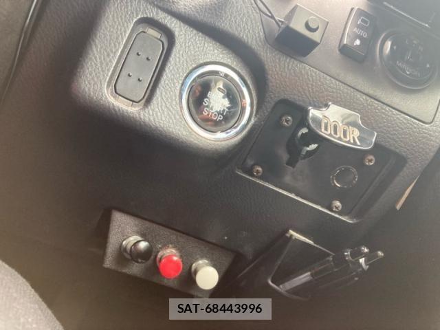 Toyota CROWN SEDAN 2005-09 8411790-11