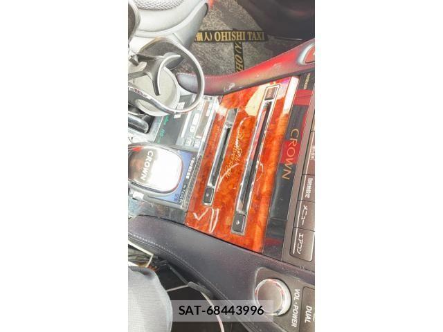 Toyota CROWN SEDAN 2005-09 8411790-18