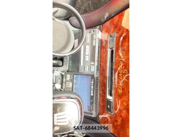 Toyota CROWN SEDAN 2005-09 8411790-19