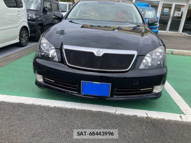 Toyota CROWN SEDAN 2005-09 8411790-2