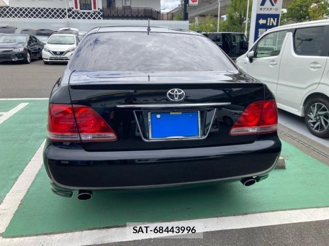 Toyota CROWN SEDAN 2005-09 8411790-5