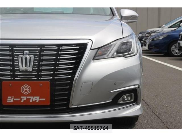 Toyota CROWN SEDAN 2017-04 8438021-12