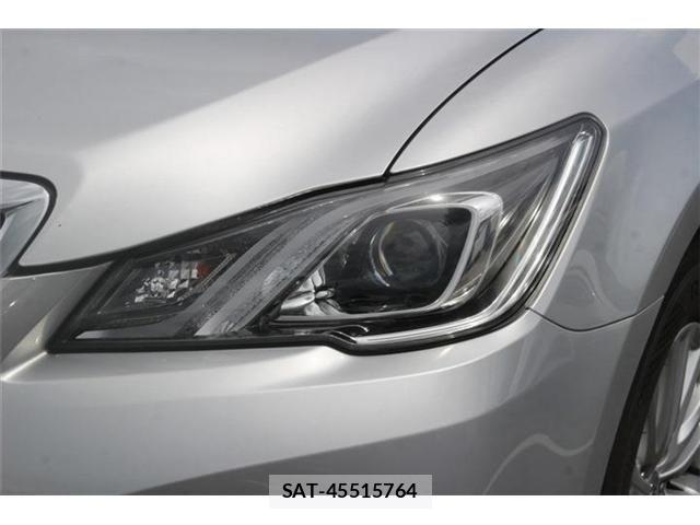 Toyota CROWN SEDAN 2017-04 8438021-13