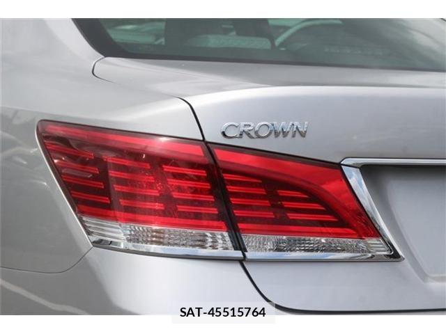 Toyota CROWN SEDAN 2017-04 8438021-14