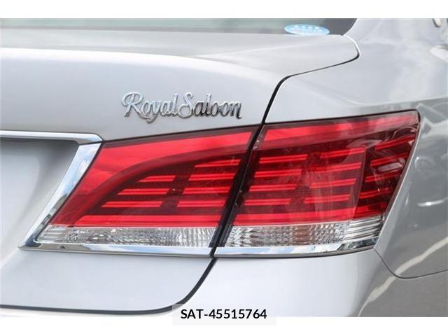 Toyota CROWN SEDAN 2017-04 8438021-15