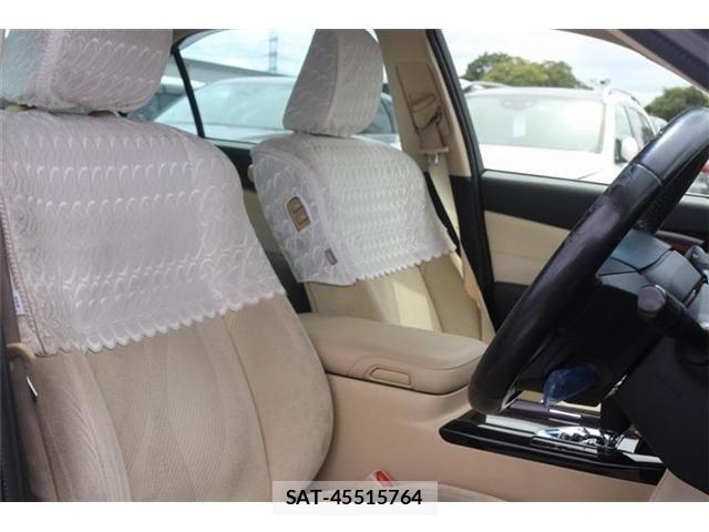 Toyota CROWN SEDAN 2017-04 8438021-27