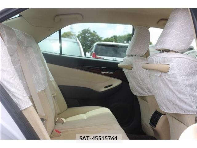 Toyota CROWN SEDAN 2017-04 8438021-29