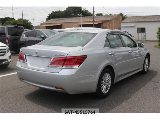 Toyota CROWN SEDAN 2017-04 8438021-4