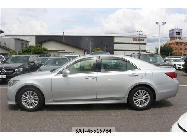Toyota CROWN SEDAN 2017-04 8438021-7