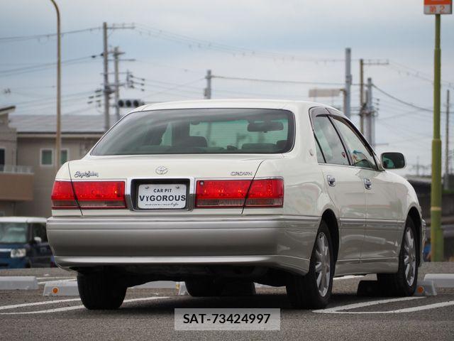 Toyota CROWN SEDAN 2003-11 8438022-12