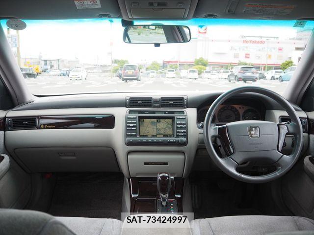 Toyota CROWN SEDAN 2003-11 8438022-13