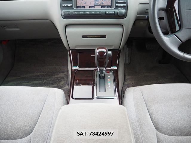 Toyota CROWN SEDAN 2003-11 8438022-18