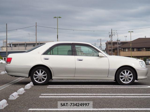 Toyota CROWN SEDAN 2003-11 8438022-5