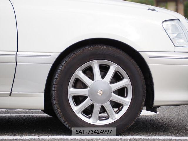 Toyota CROWN SEDAN 2003-11 8438022-7