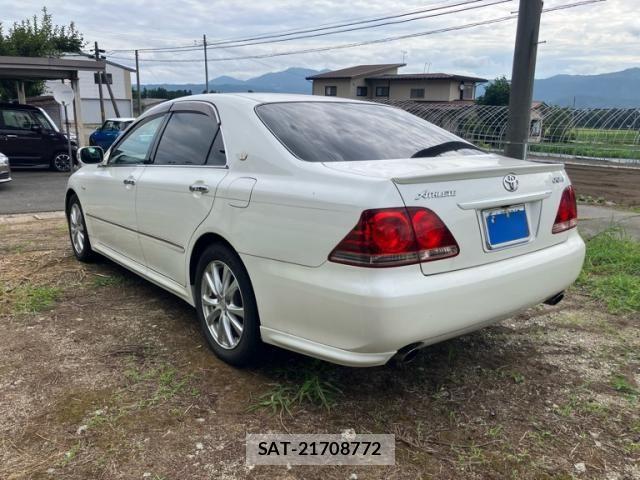 Toyota CROWN SEDAN 2005-12 8438025-9