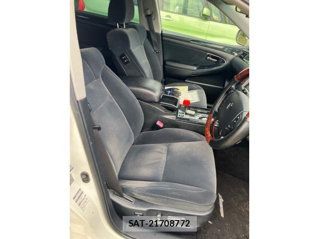 Toyota CROWN SEDAN 2005-12 8438025-16