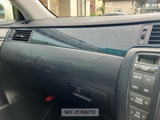 Toyota CROWN SEDAN 2005-12 8438025-24