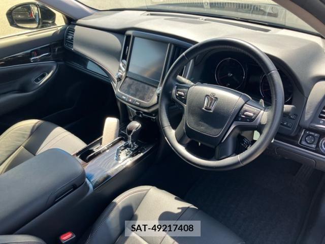 Toyota CROWN SEDAN 2015-11 8438020-13