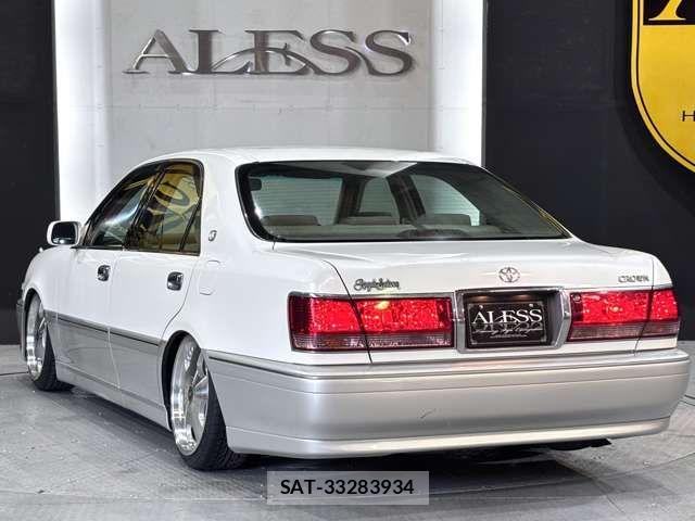 Toyota CROWN SEDAN 2002-05 8457216-11