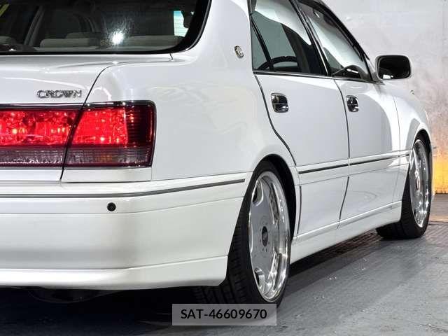 Toyota CROWN SEDAN 2003-11 8457217-3