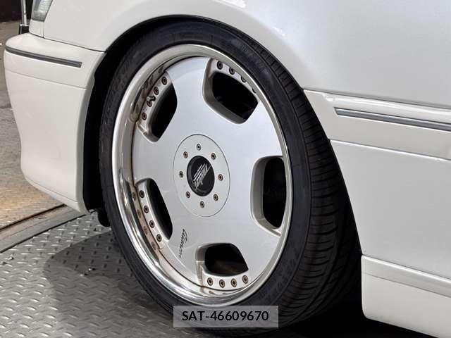 Toyota CROWN SEDAN 2003-11 8457217-5