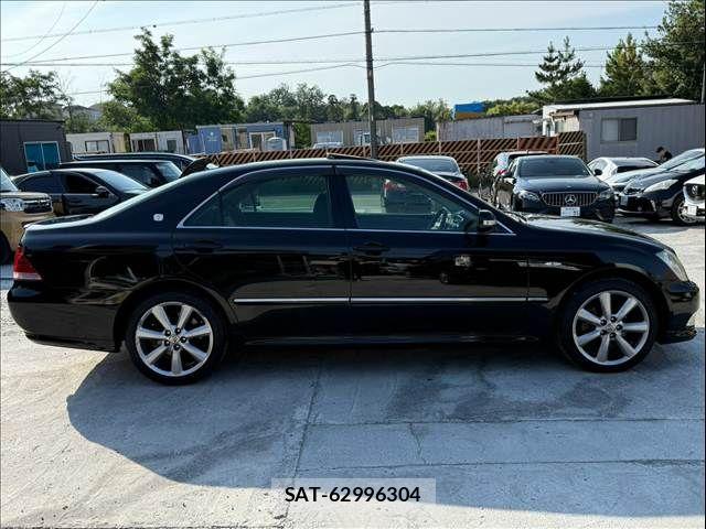 Toyota CROWN SEDAN 2005-04 8561541-8