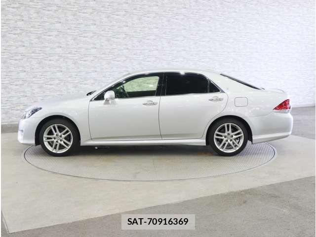 Toyota CROWN SEDAN 2012-04 8561538-11