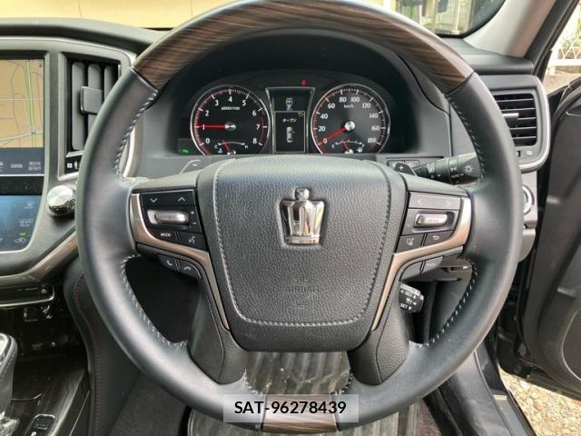 Toyota CROWN SEDAN 2016-03 8561535-11