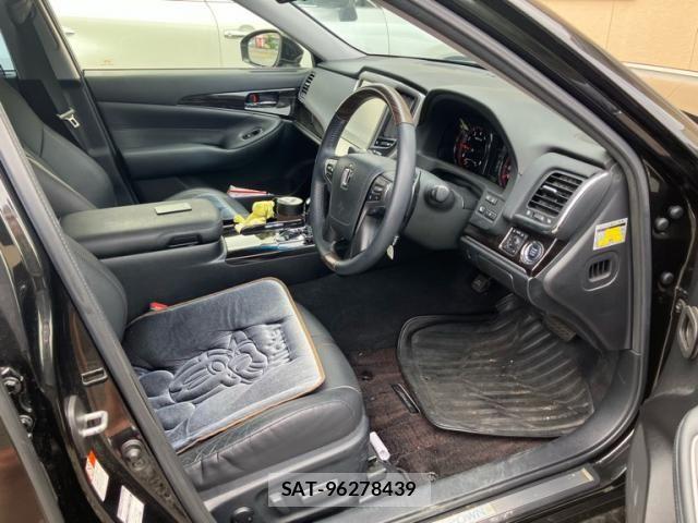 Toyota CROWN SEDAN 2016-03 8561535-7
