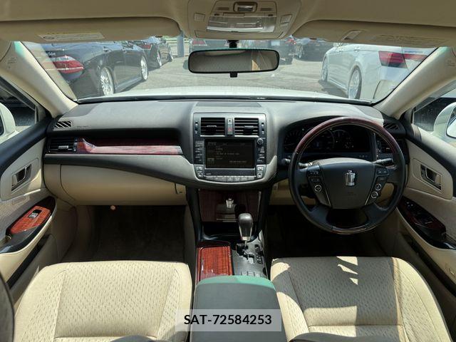Toyota CROWN SEDAN 2009-11 8561539-17