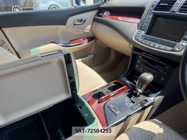 Toyota CROWN SEDAN 2009-11 8561539-23