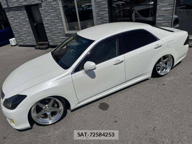Toyota CROWN SEDAN 2009-11 8561539-5