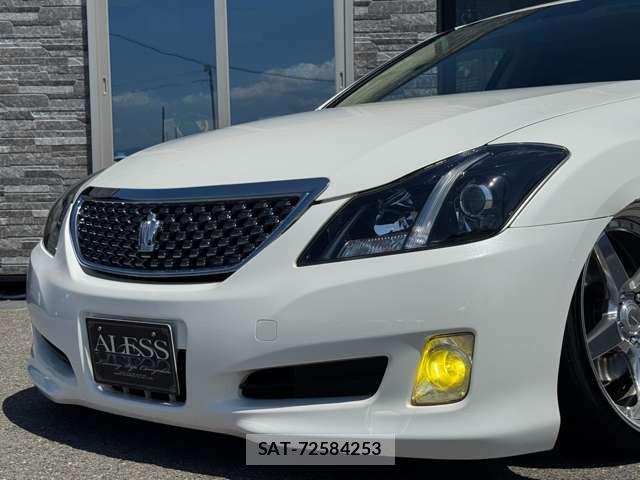 Toyota CROWN SEDAN 2009-11 8561539-6
