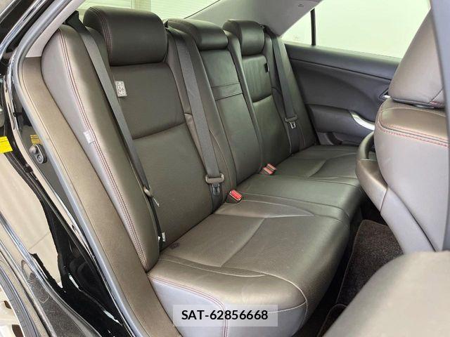Toyota CROWN SEDAN 2012-02 8561537-13