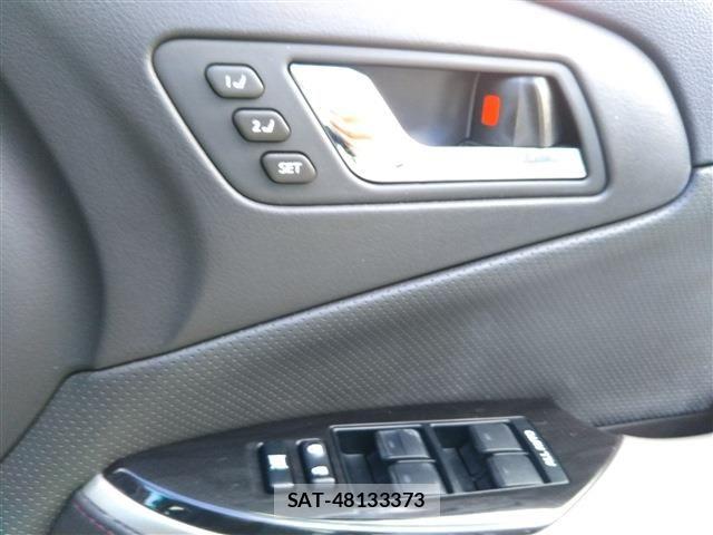 Toyota CROWN SEDAN 2012-09 8626276-13