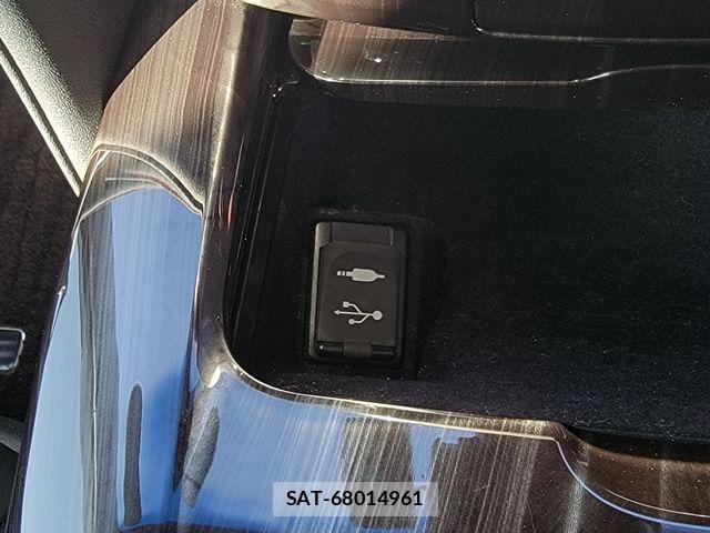 Toyota CROWN SEDAN 2017-10 8626269-16