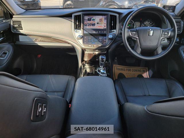 Toyota CROWN SEDAN 2017-10 8626269-22