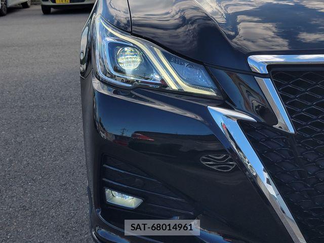Toyota CROWN SEDAN 2017-10 8626269-27