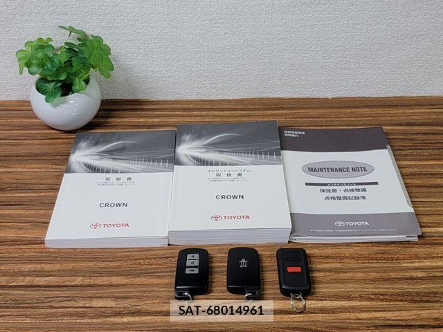 Toyota CROWN SEDAN 2017-10 8626269-29
