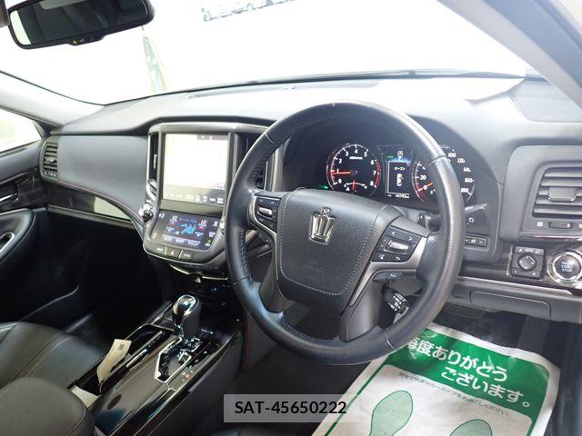 Toyota CROWN SEDAN 2016-02 8626266-1